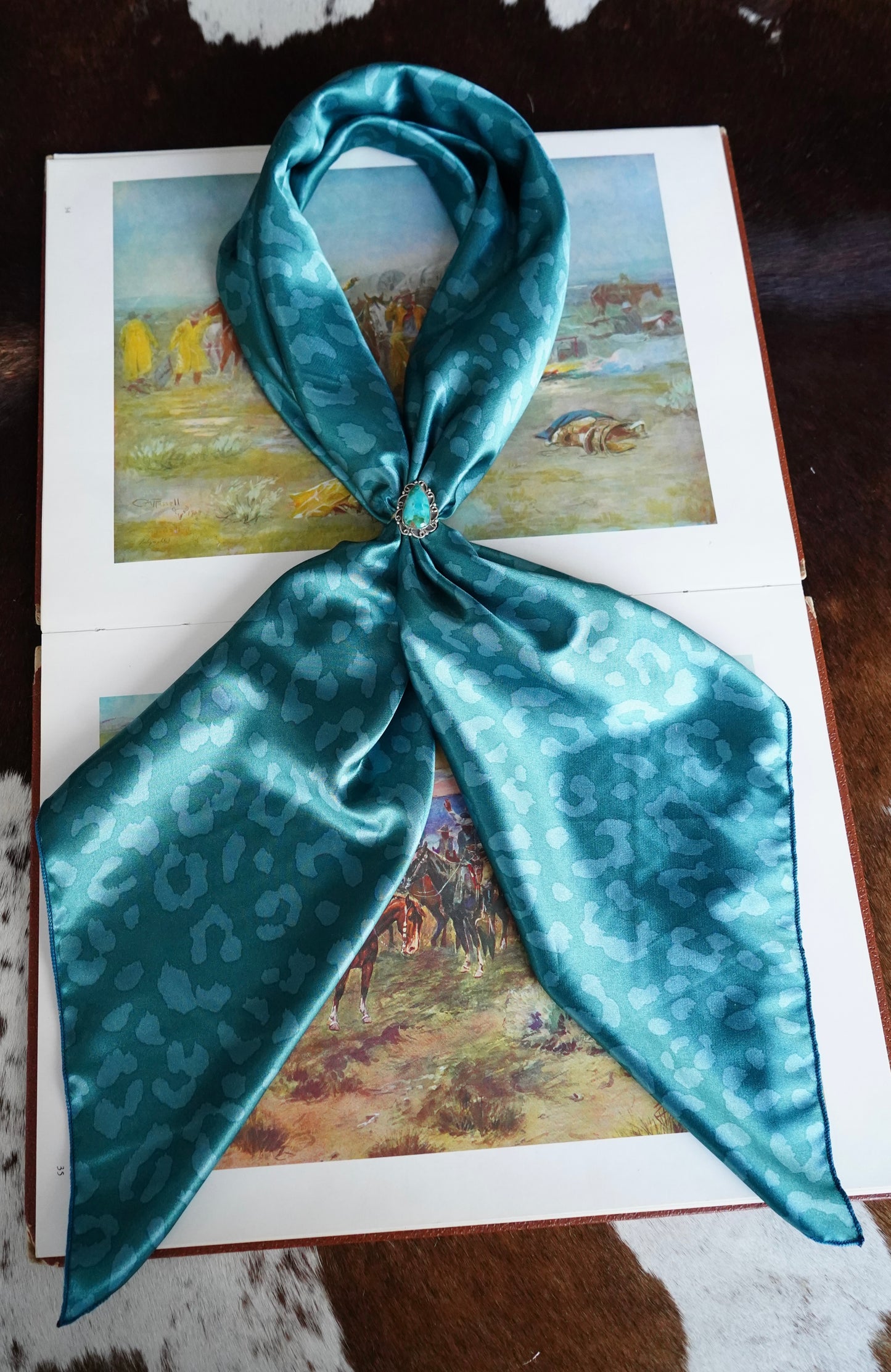 Tone on Tone Cheetah Wild Rag