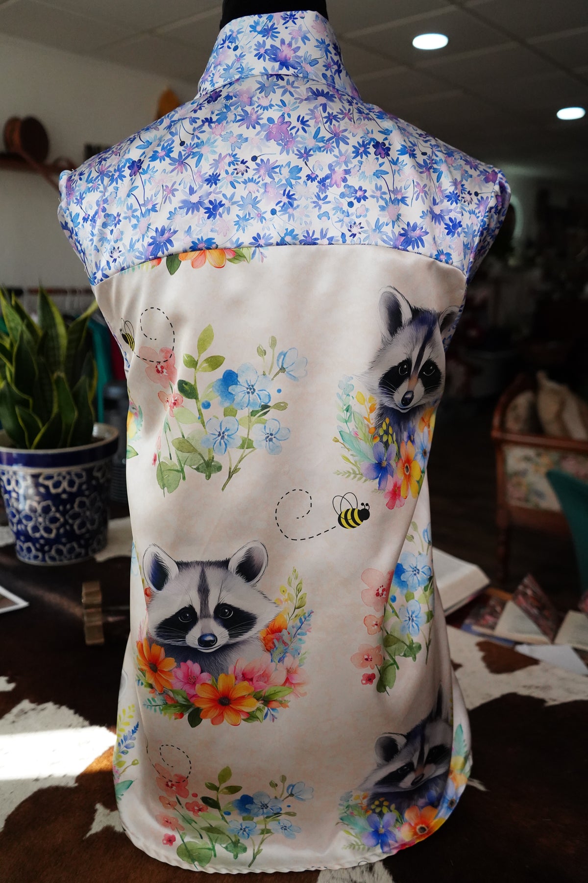 Daisy Original Floral Raccoon w/ Lilac Floral - Size 12