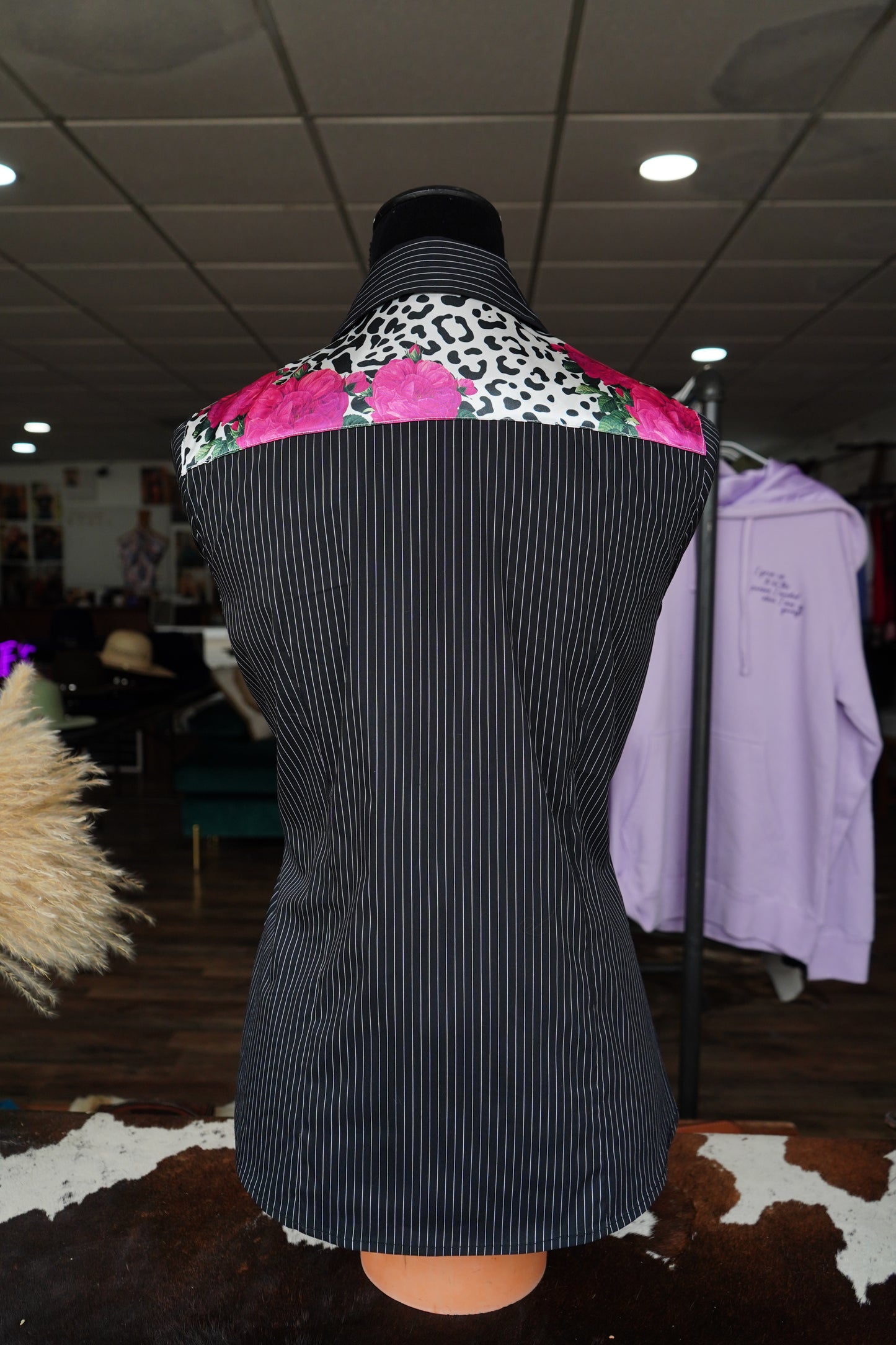 M - Pink Roses & Snow Leopard on B/W Stripe Cotton Button Down