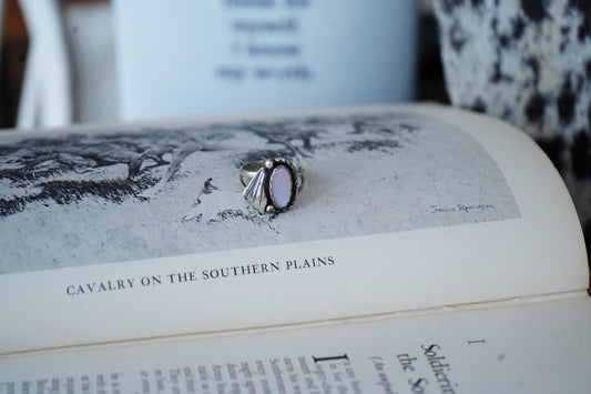 Vintage MOP Oval Silver Ring - Sz 6