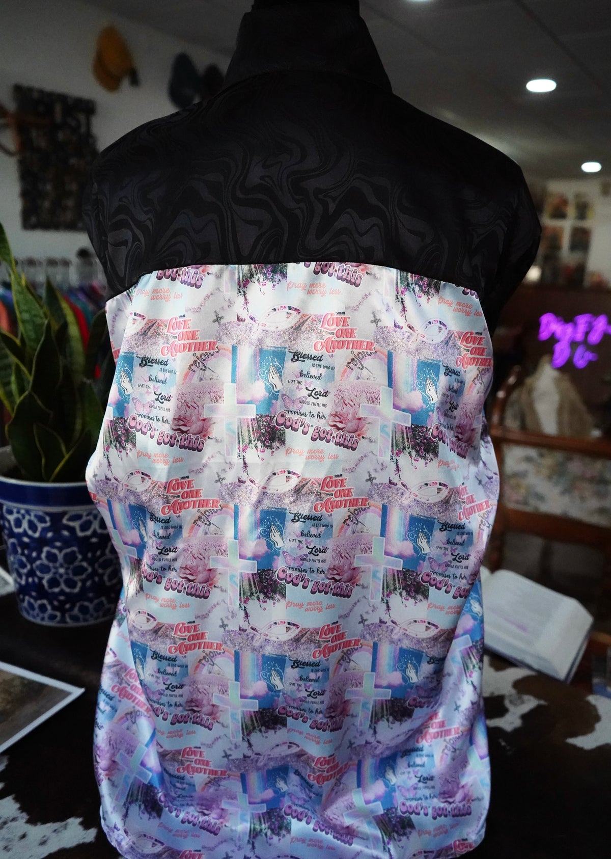 Daisy Original Blessed Is She w/ Black Groovy Button Down - Size 20