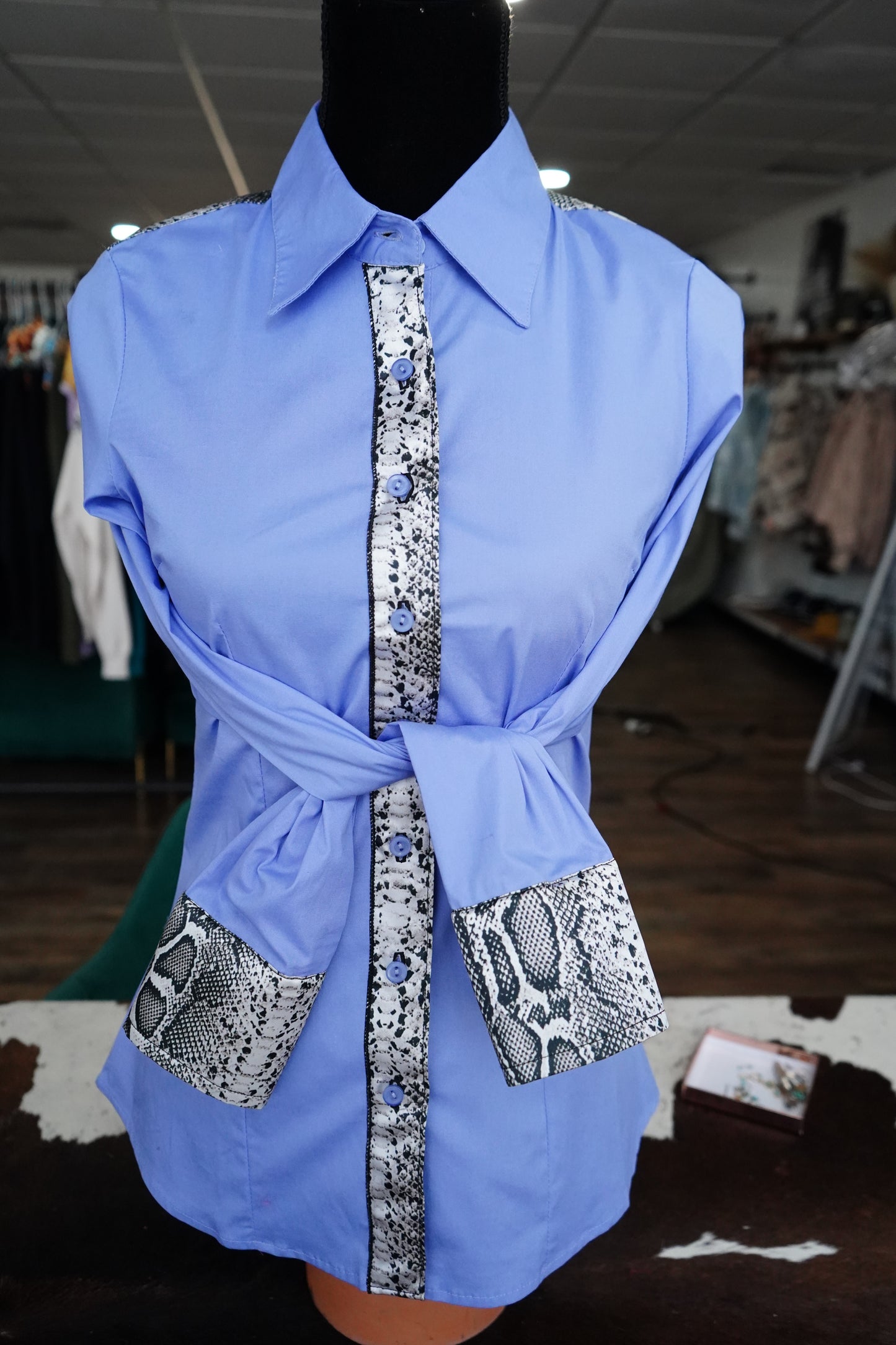 M - Snakeskin on Lilac Cotton Button Down