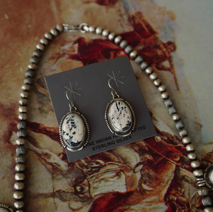 Thomas Fransco White Buffalo Necklace Set