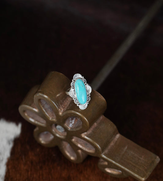 Turquoise Oval w/ Silver Shell Border Ring - Adj