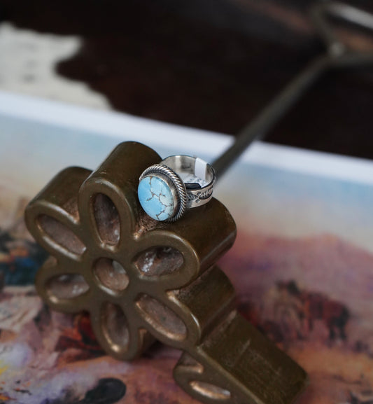 Bennie Ramone Gold Hills Round Ring - Adj