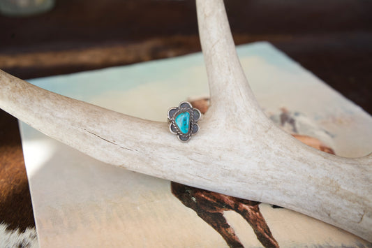 Vintage Flower Turquoise Ring Sz. 7.75