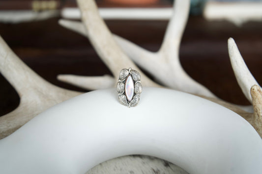MOP Small Skinny Oval w/ Silver Leaves Vintage Ring Sz. 6.25
