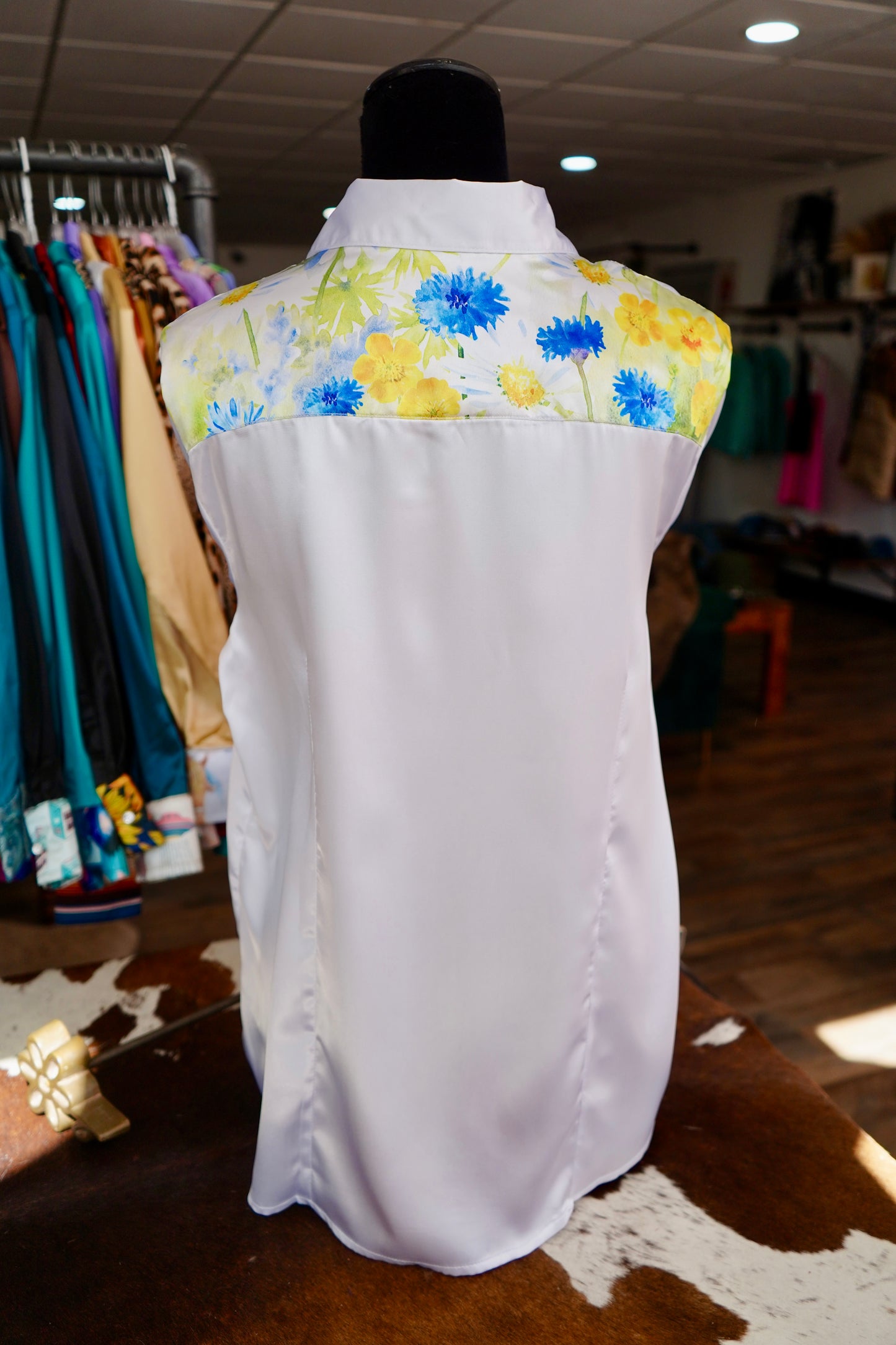 3XL - Watercolor Daises & Cornflowers on White Satin Button Down