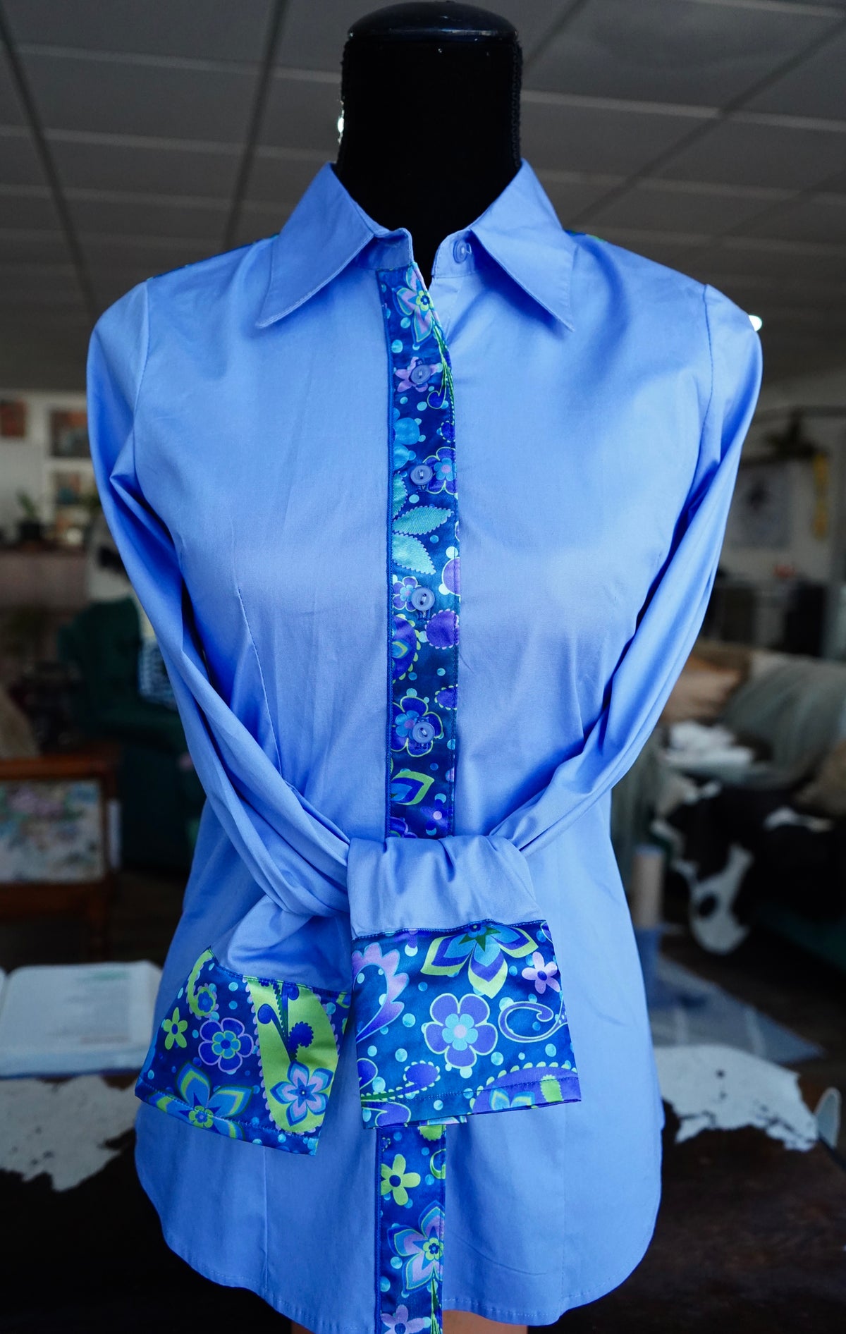 M - Mystery Van Floral on Lilac Cotton Button Down