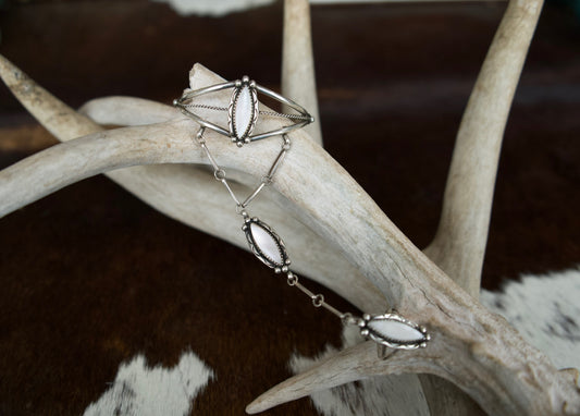 Mother of Pearl Lariat Bracelet - Size 8