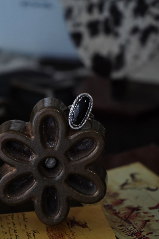 Vintage Oval Black Onyx Ring - Sz 6.5