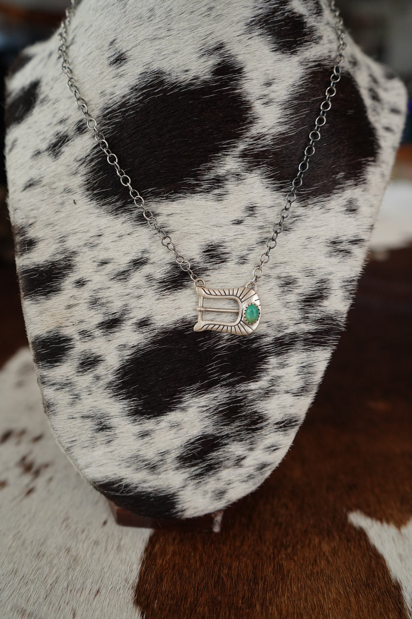 Single Stone Buckle Necklaces