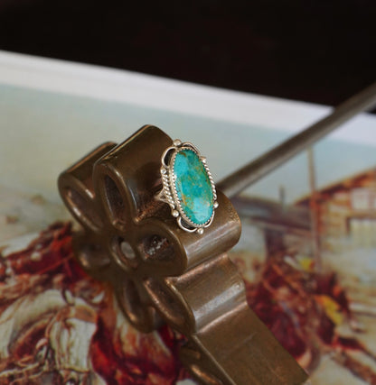 Kingman Turquoise Ring w/ Shell & Rope Boarder - Sz 5