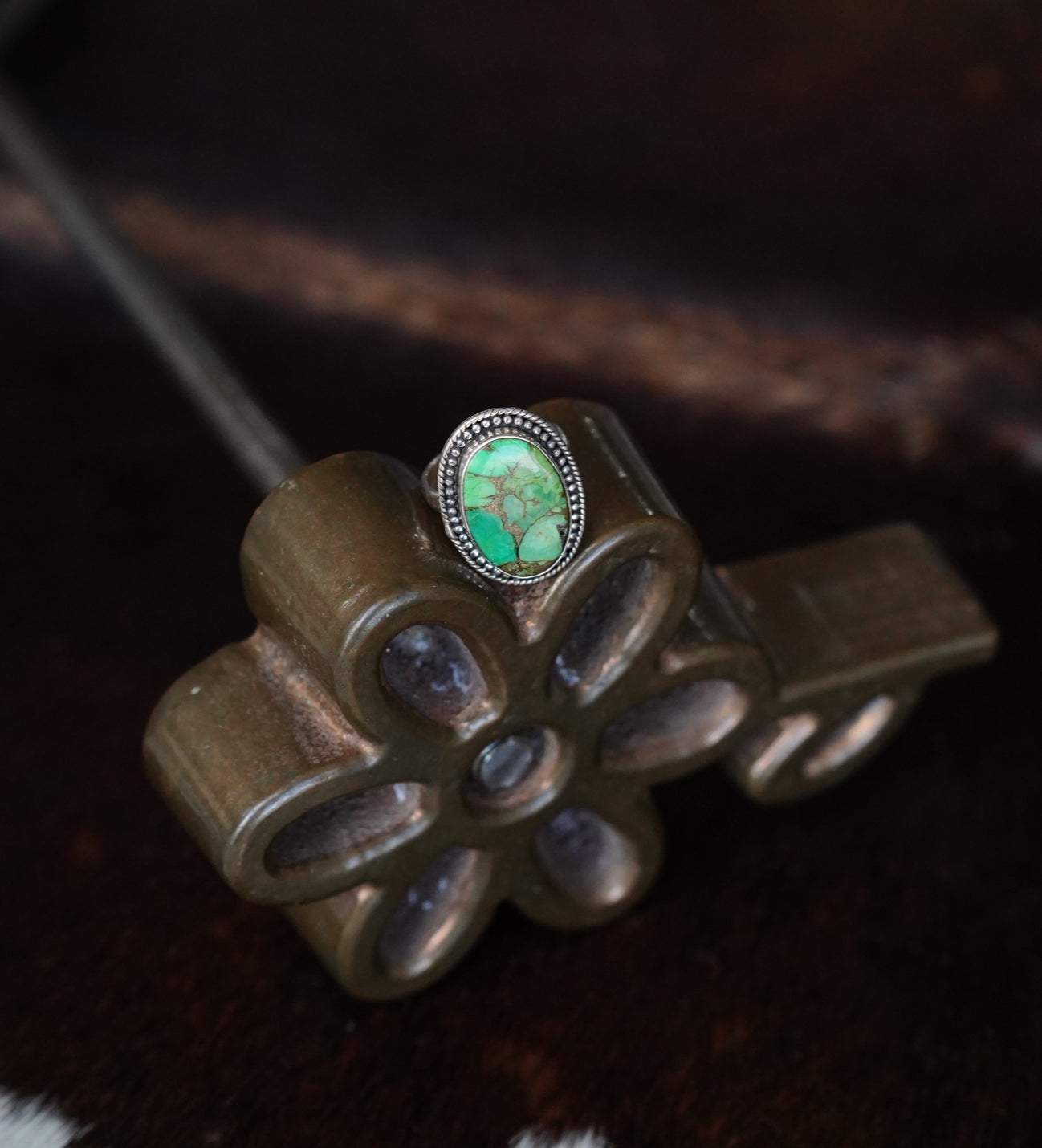 Oval Green Dahlia Ring w/ Rope & Beaded Border Ring - Sz 7