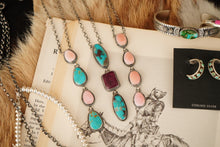 Load image into Gallery viewer, Pink Conch Four Stone Necklace