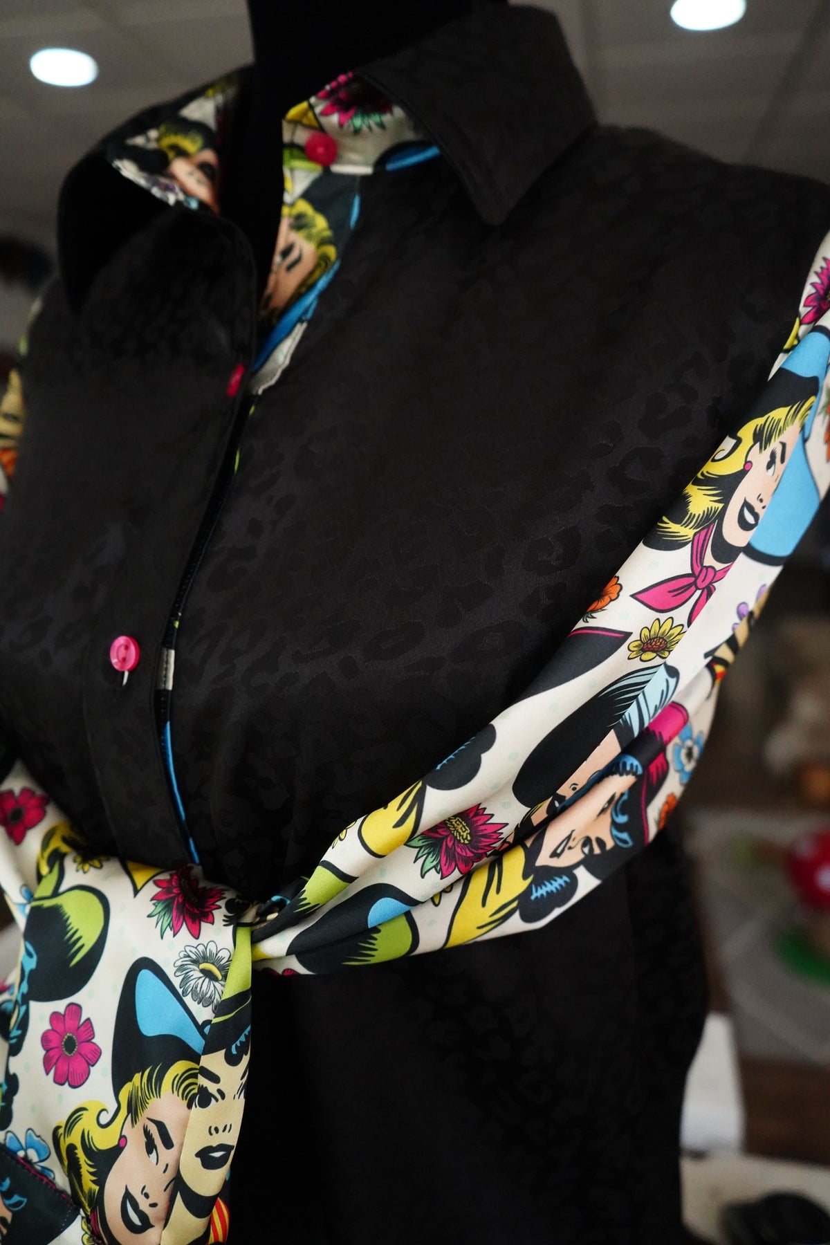Daisy Original Black Cheetah w/ Comic Cowgirls - Size 8