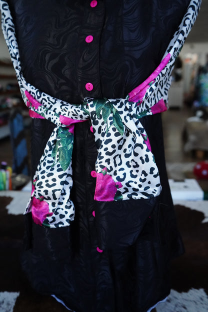 Daisy Original Black Groovy w/ Pink Roses n Snow Leopard Button Down - Size 10