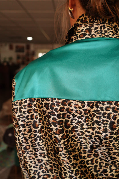 Daisy Original Leopard w/ Teal Button Down - Size 22
