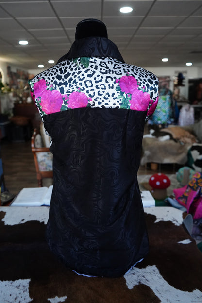 Daisy Original Black Groovy w/ Pink Roses n Snow Leopard Button Down - Size 10