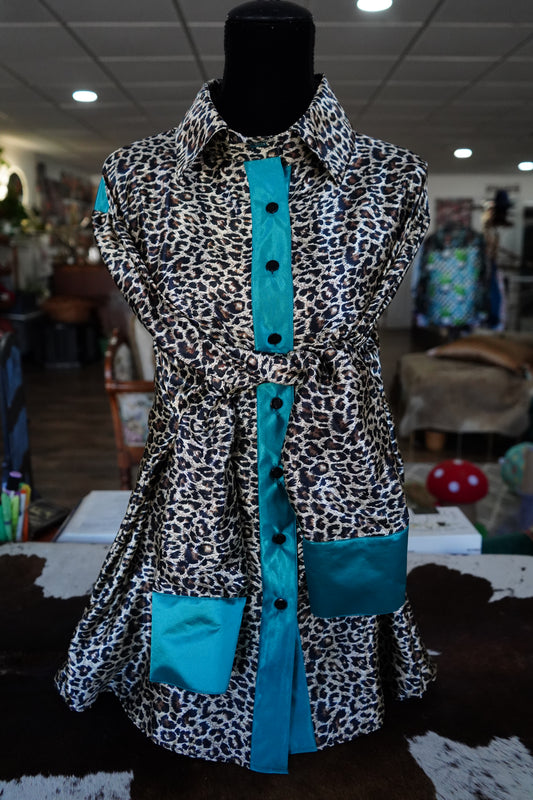 Daisy Original Leopard w/ Teal Button Down - Size 22