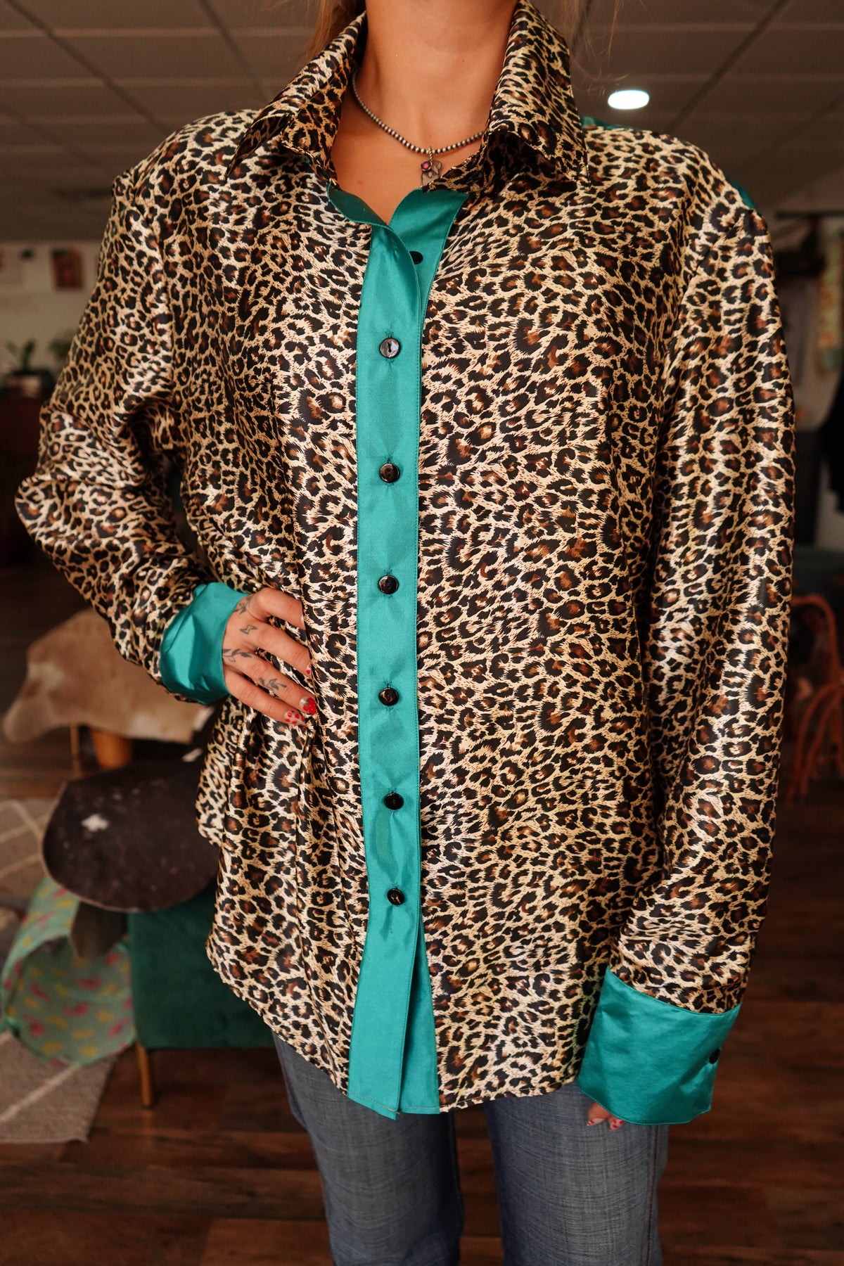 Daisy Original Leopard w/ Teal Button Down - Size 22