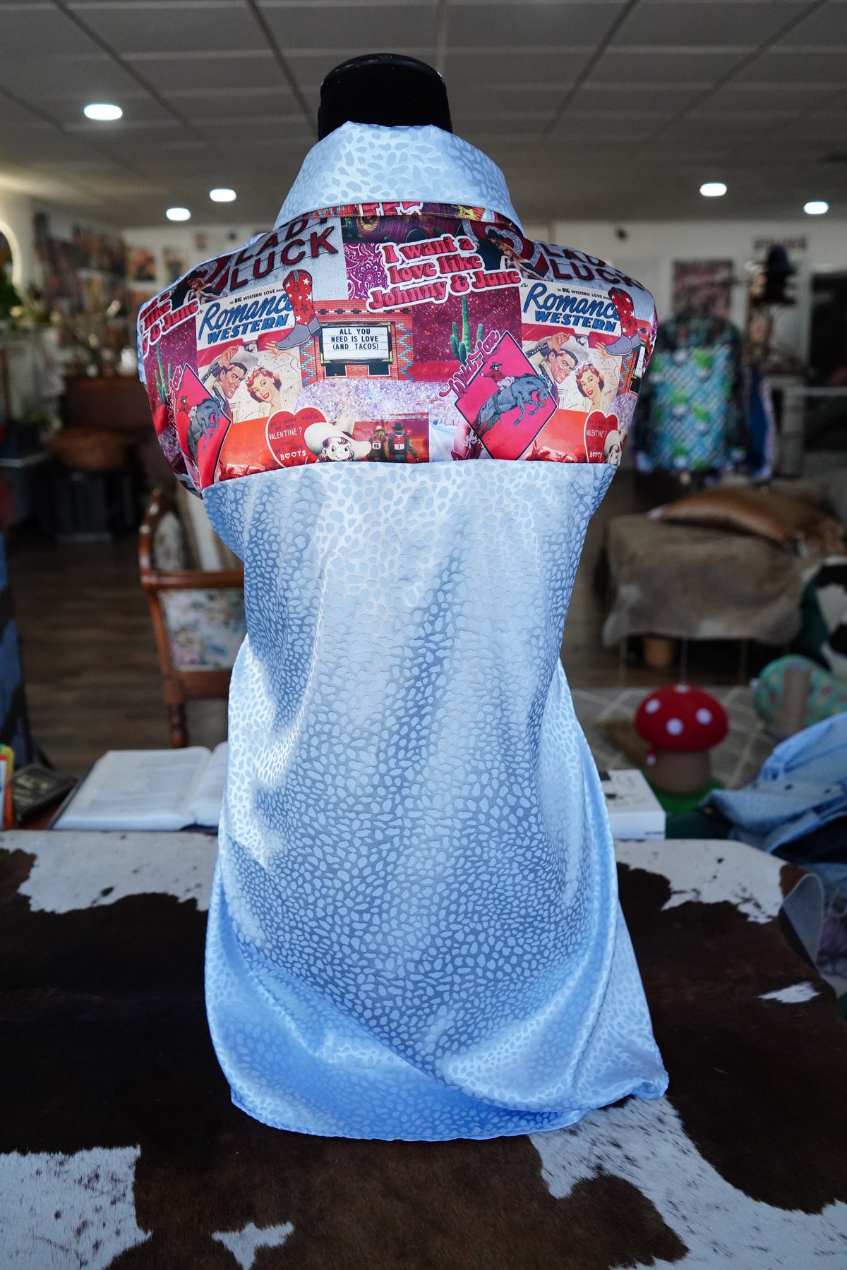 Daisy Original Baby Blue Cheetah w/ Cowboy Live Button Down - Size 22